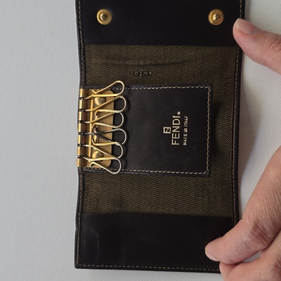 🔑 FENDI Zucca 6 Key Holder - Picture 10 of 14